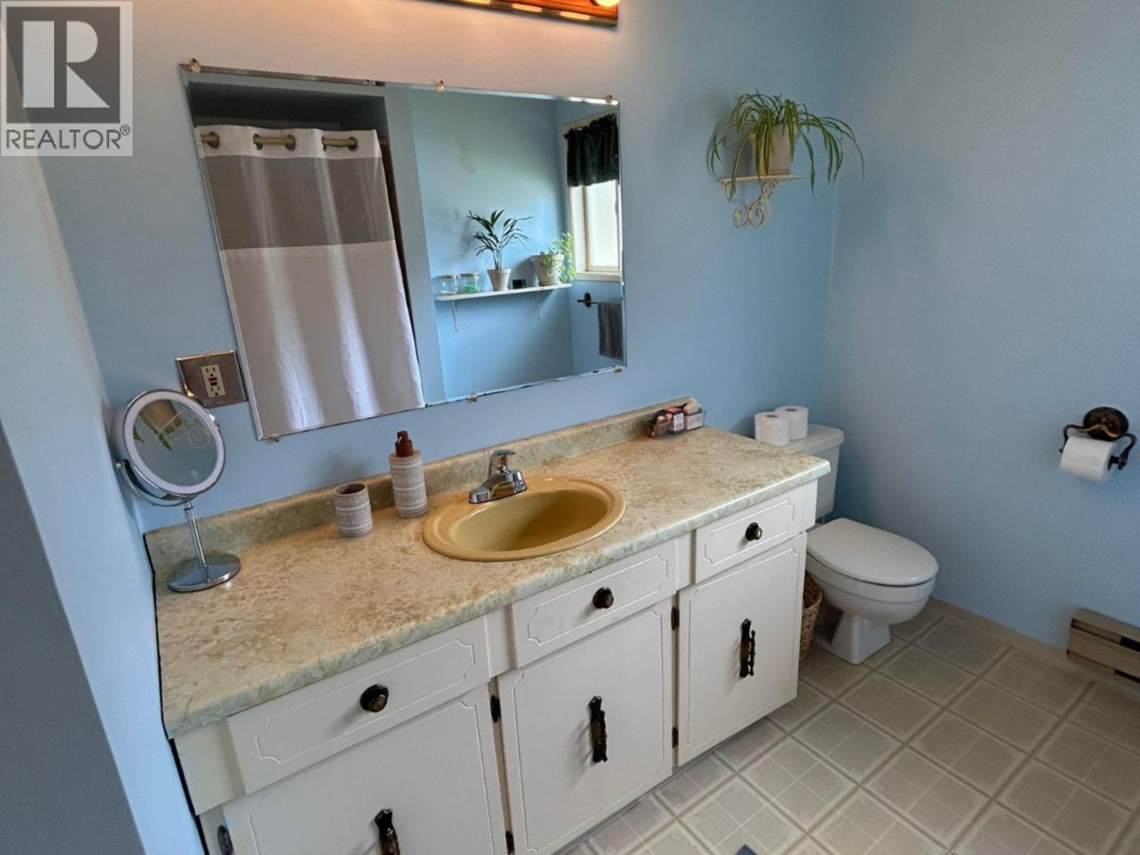 4258 Irmin Street, Burnaby, British Columbia  V5J 1X5 - Photo 8 - R3096872