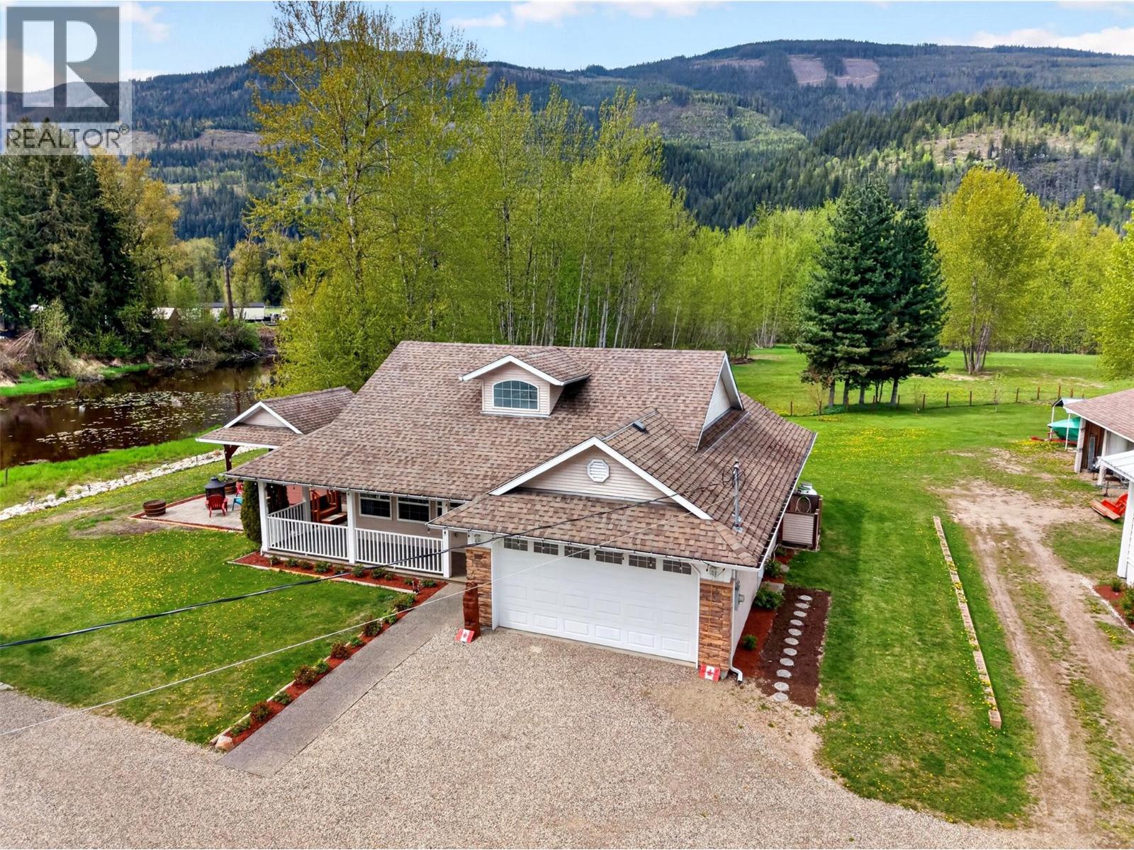 2069 Solsqua Road, Sicamous, British Columbia  V0E 2V5 - Photo 7 - 10385434