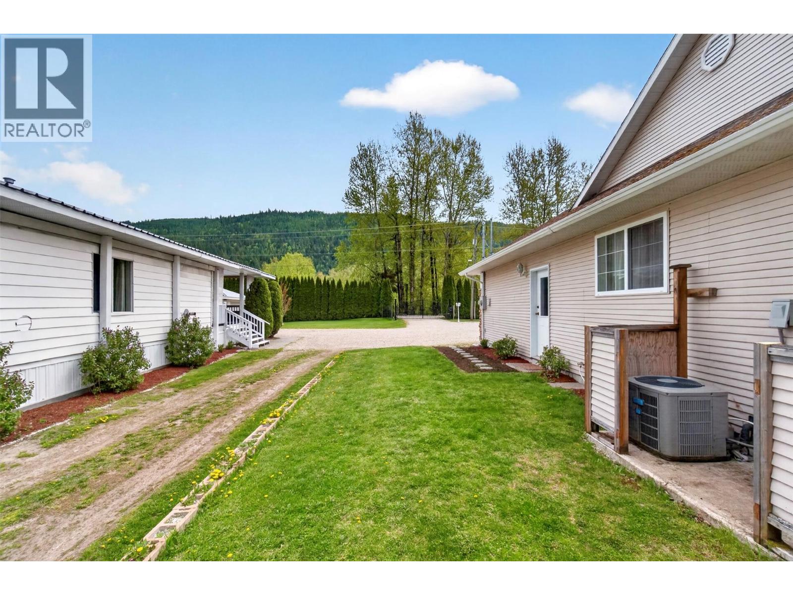 2069 Solsqua Road, Sicamous, British Columbia  V0E 2V5 - Photo 19 - 10385434