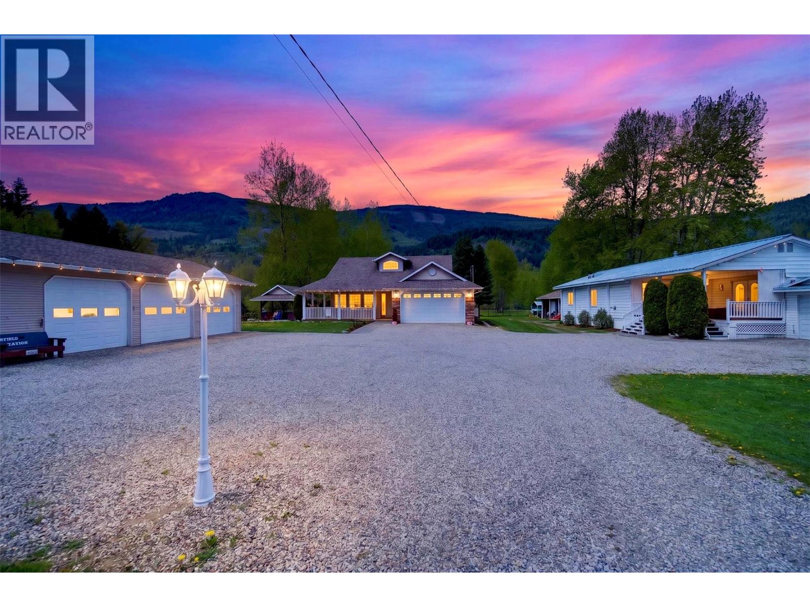 2069 Solsqua Road, Sicamous, British Columbia