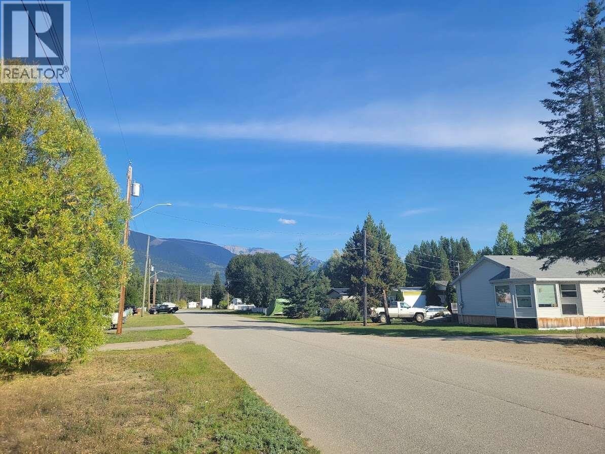 1112 14th Avenue, Valemount, British Columbia  V0E 2Z0 - Photo 5 - R3122944