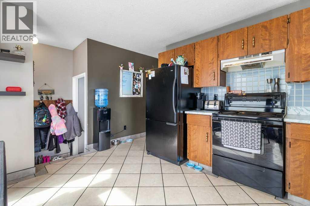 10 Chappel Drive, Red Deer, Alberta  T4P 2R8 - Photo 9 - A2301137