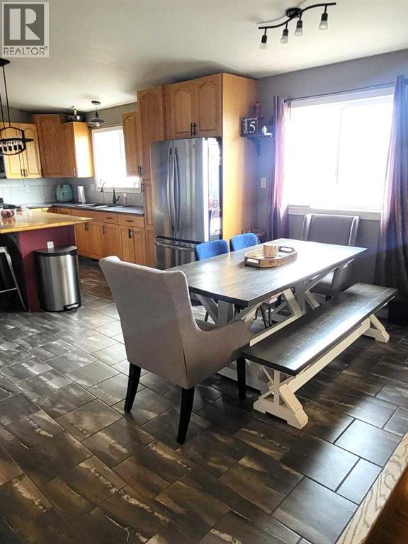 422 7th Avenue, Beaverlodge, Alberta  T0H 0C0 - Photo 10 - A2309514