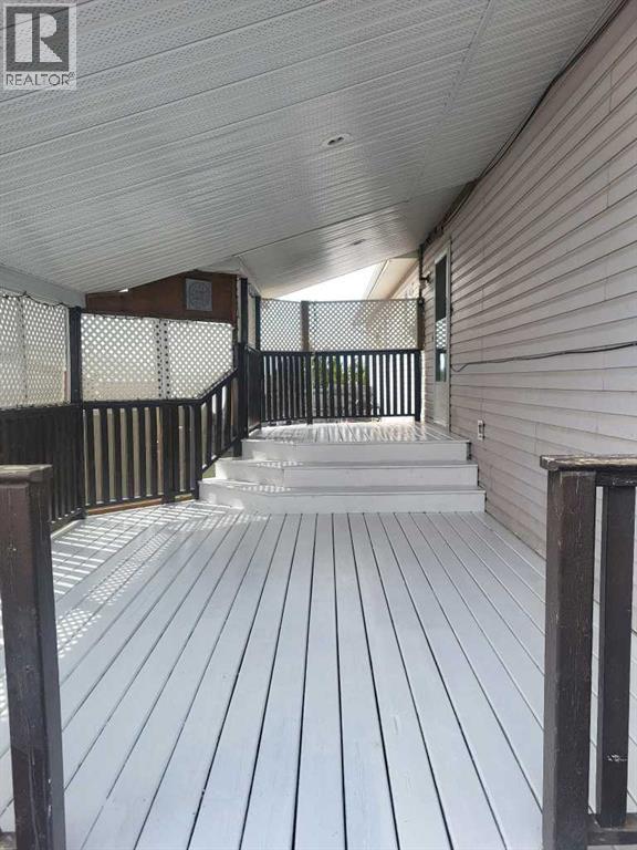 422 7th Avenue, Beaverlodge, Alberta  T0H 0C0 - Photo 32 - A2309514