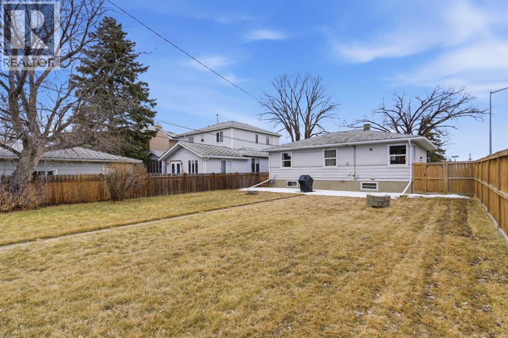 2048 38 Avenue SW, Calgary, Alberta  T2T 2K4 - Photo 3 - A2301294