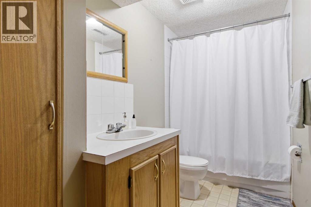 2048 38 Avenue SW, Calgary, Alberta  T2T 2K4 - Photo 15 - A2301294