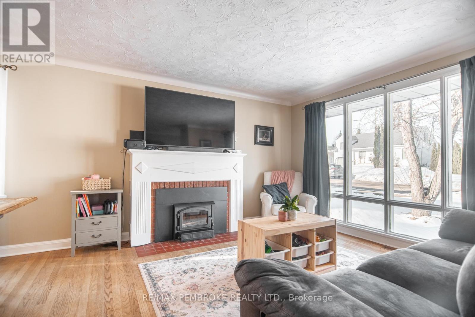 251 Broadview Drive, Pembroke, Ontario  K8A 2A1 - Photo 18 - X13119516