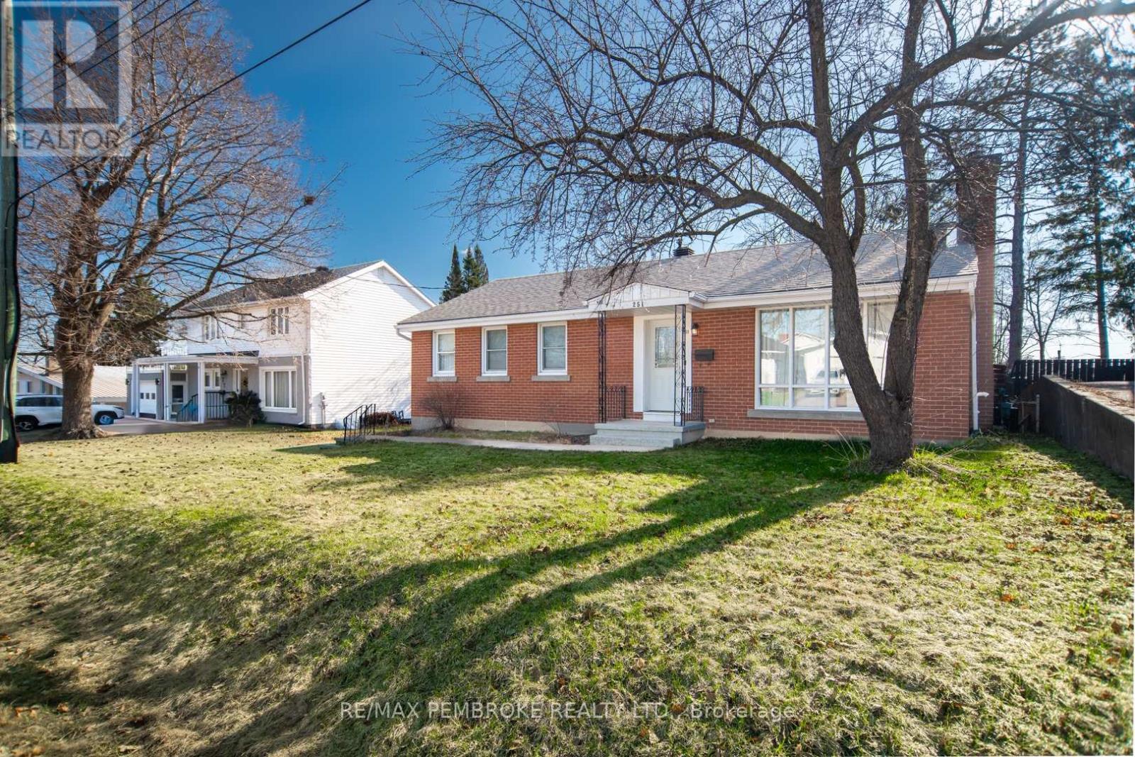 251 Broadview Drive, Pembroke, Ontario  K8A 2A1 - Photo 2 - X13119516