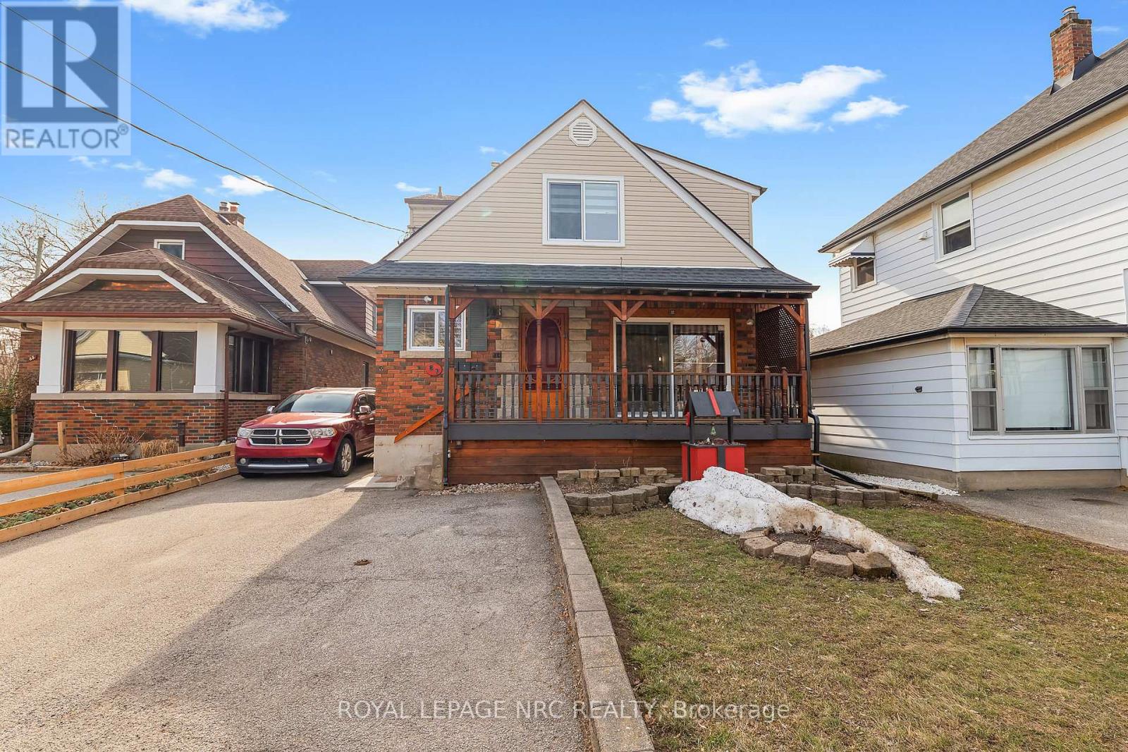 87 YORK STREET, St. Catharines, Ontario