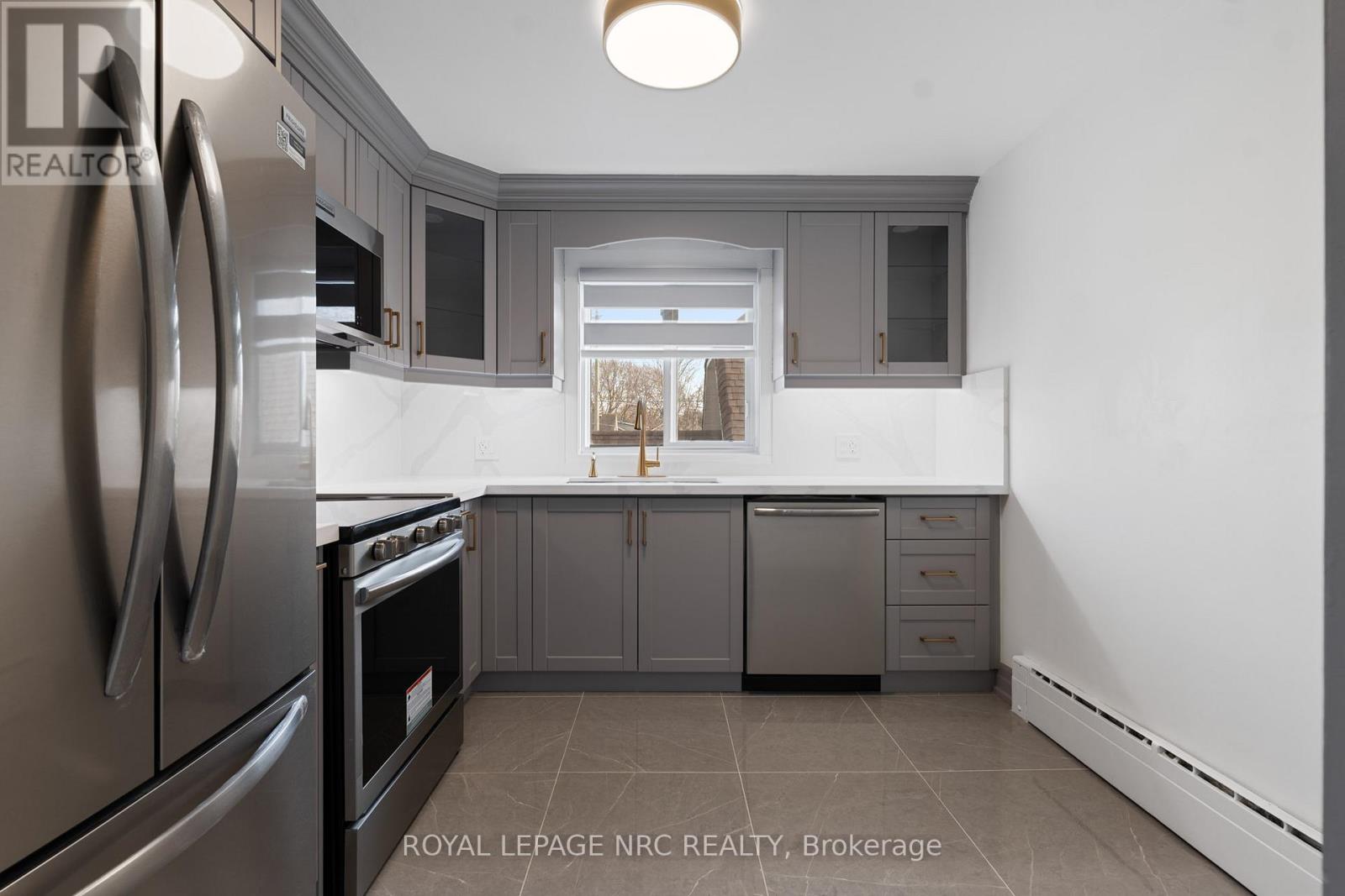87 York Street, St. Catharines, Ontario  L2R 6E1 - Photo 6 - X13119534