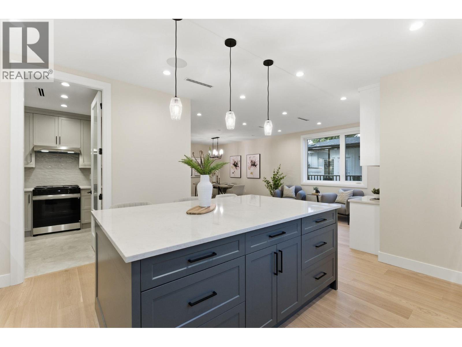 2 8408 17th Avenue, Burnaby, British Columbia  V3N 1N2 - Photo 6 - R3122873