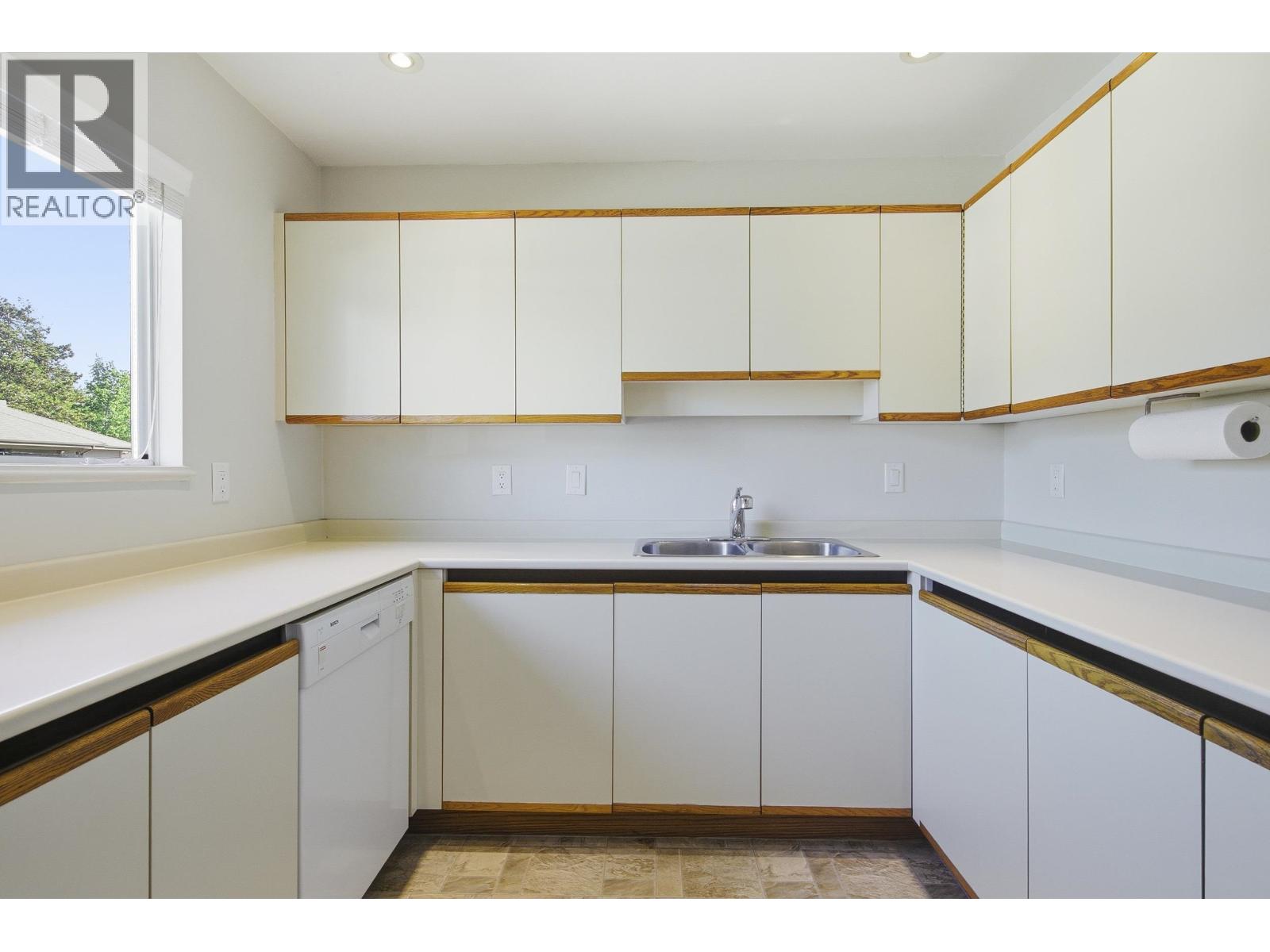 836 Roche Point Drive, North Vancouver, British Columbia  V7H 2T9 - Photo 10 - R3122892