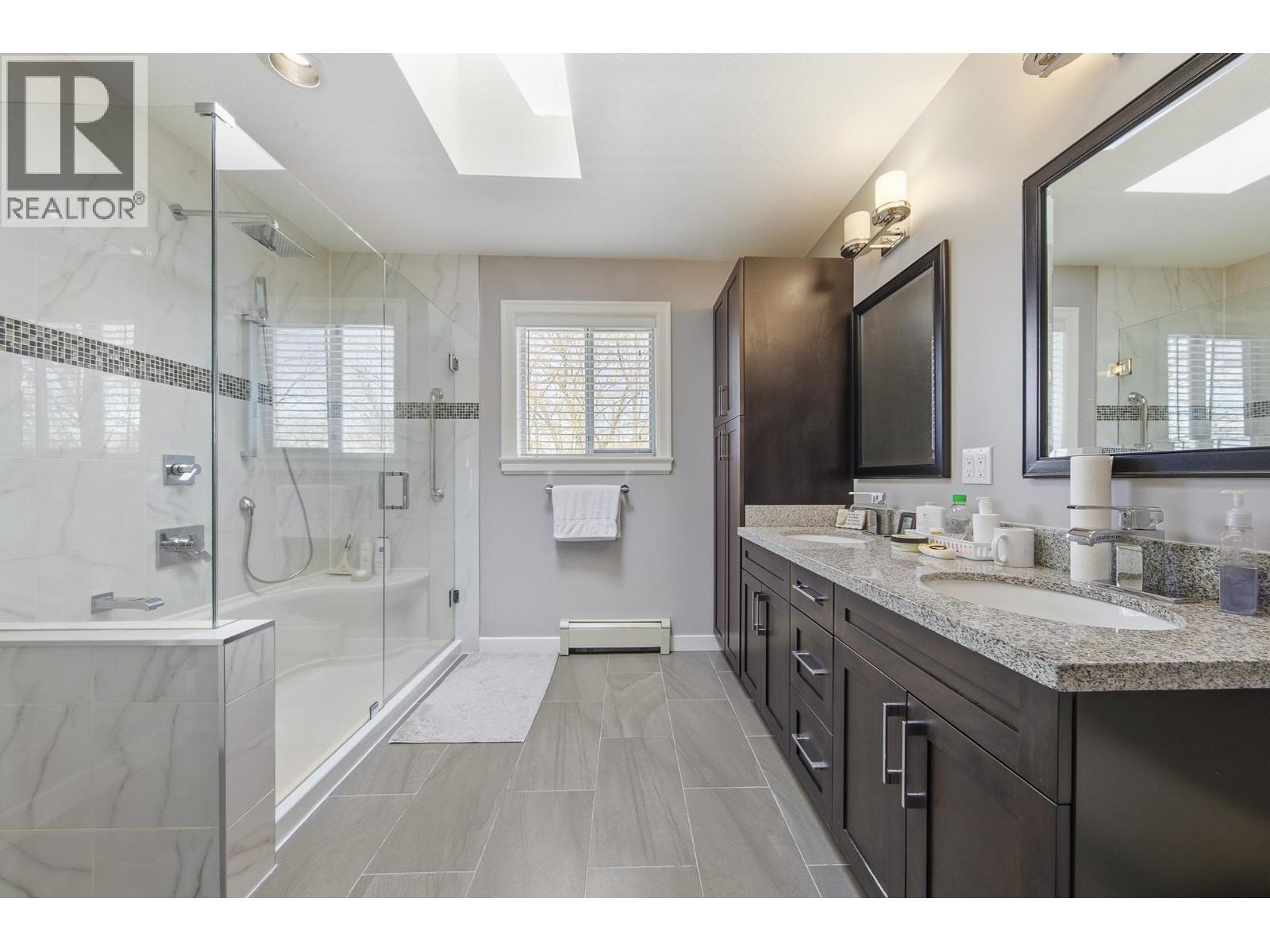4657 Grassmere Street, Burnaby, British Columbia  V5G 2N8 - Photo 14 - R3122929