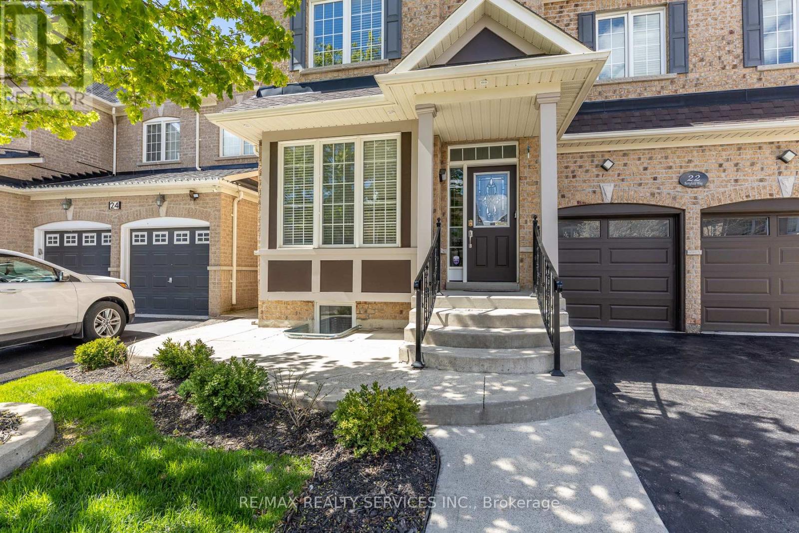 22 Berryfield Way, Brampton, Ontario  L6R 0Y2 - Photo 2 - W13118306