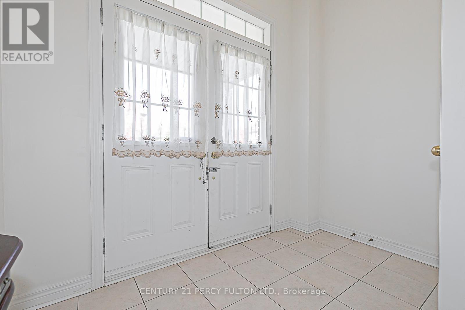 23 Princess Diana Drive, Markham, Ontario  L6C 0G8 - Photo 9 - N13119492