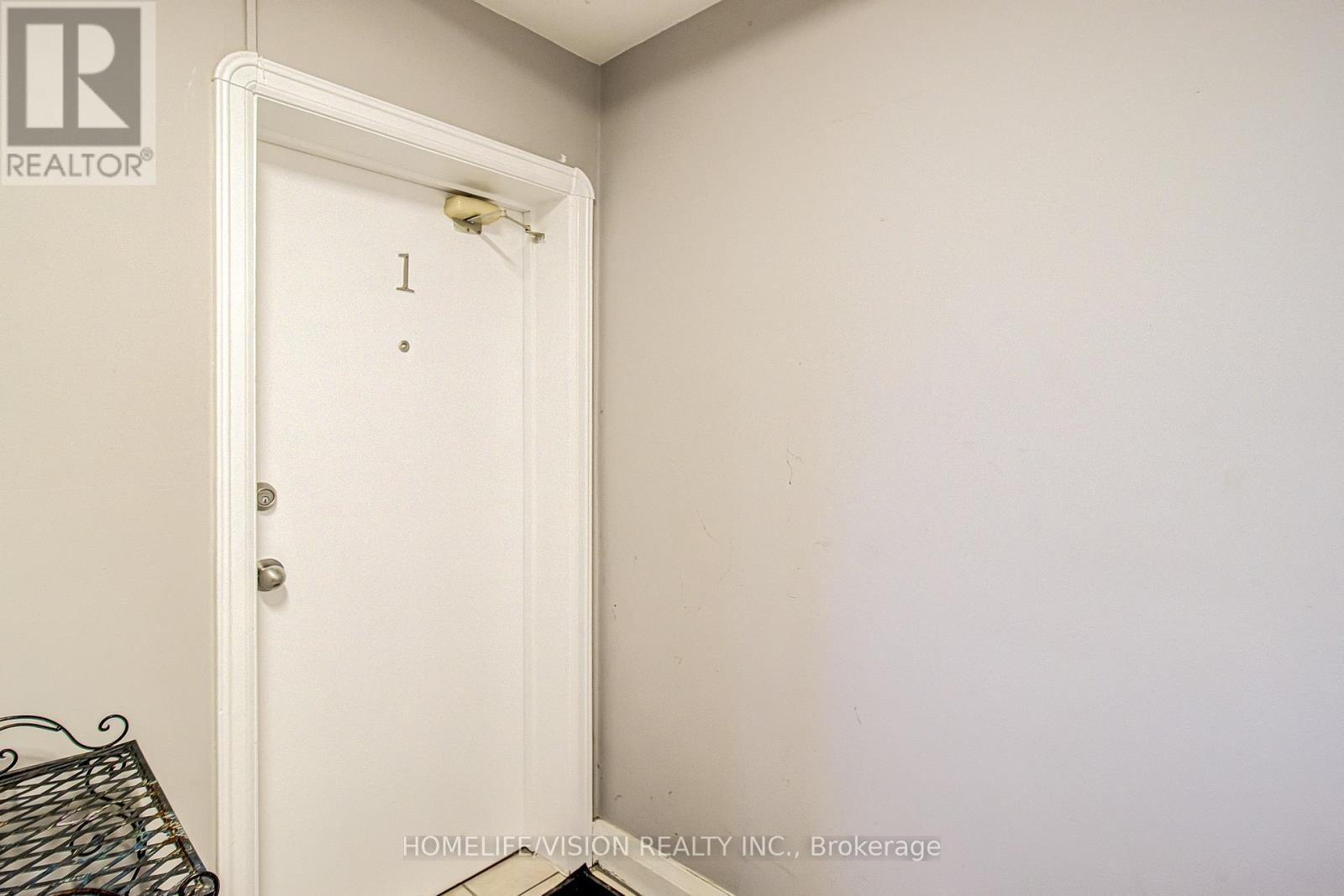 1 - 238 Glebemount Avenue, Toronto, Ontario  M4C 3V2 - Photo 16 - E13107942
