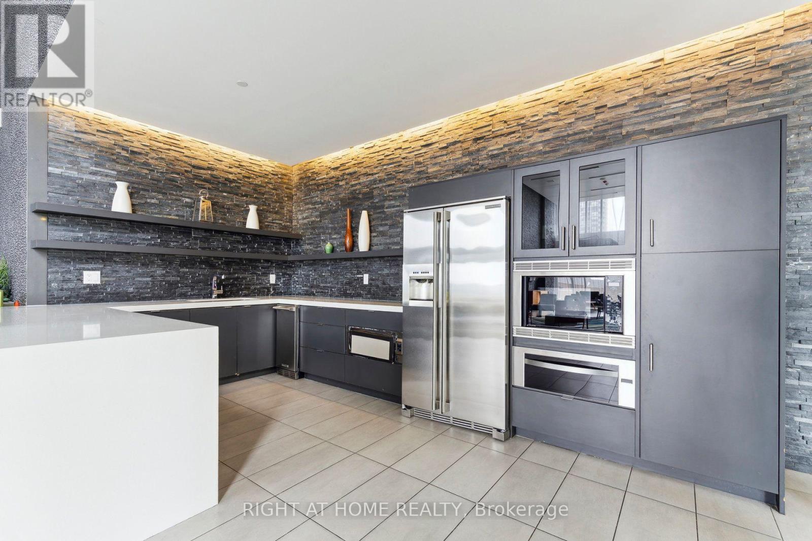 1105 - 365 Prince Of Wales Drive, Mississauga, Ontario  L5B 0G6 - Photo 29 - W13118516