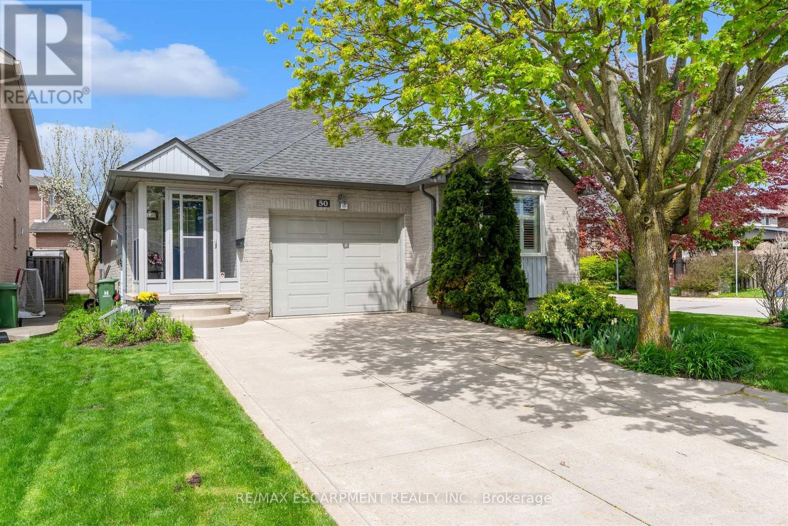 50 Spadara Drive, Hamilton, Ontario  L9B 2K3 - Photo 2 - X13115998