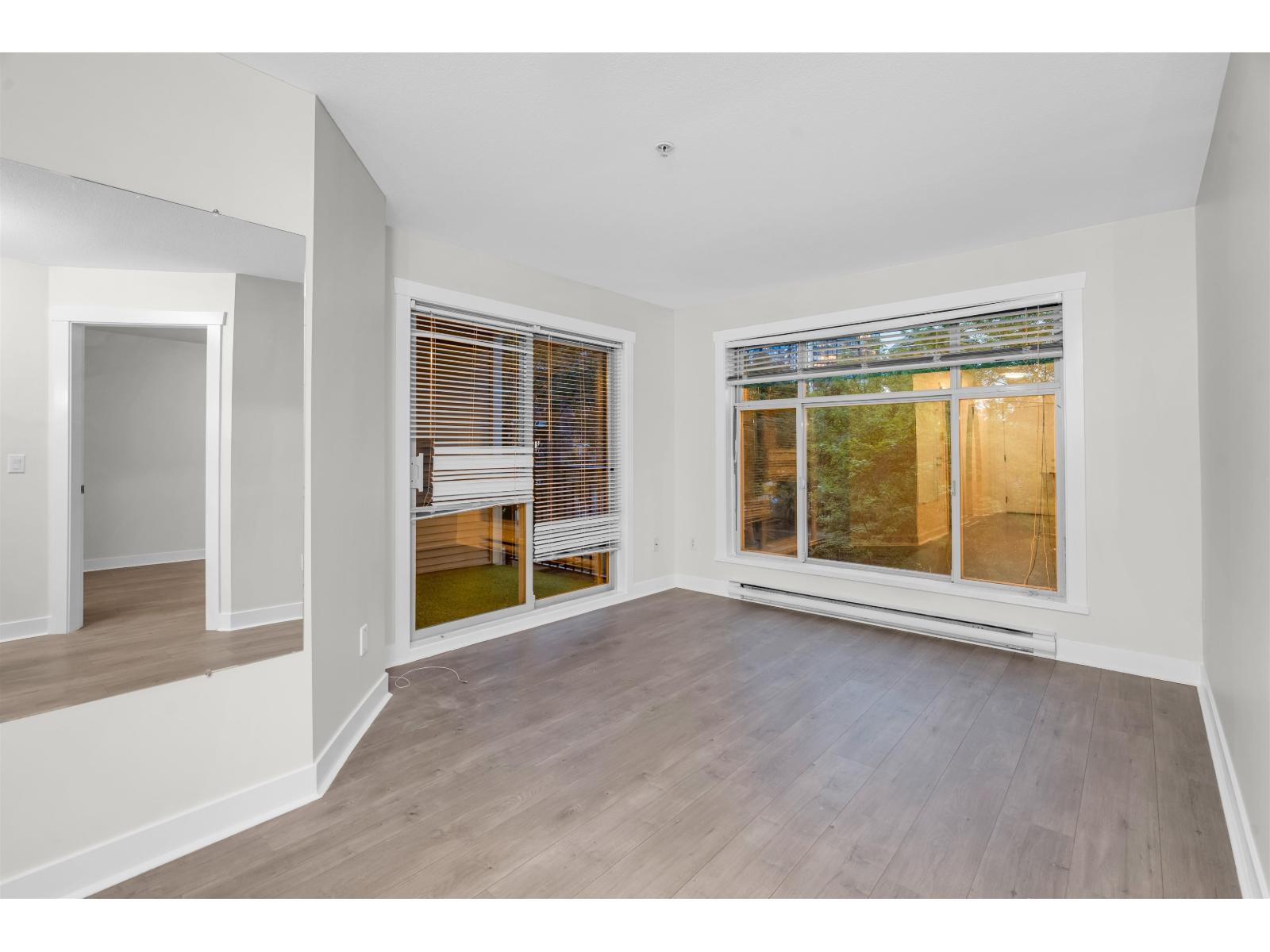 211 13555 Gateway Drive, Surrey, British Columbia  V3T 0B5 - Photo 11 - R3121711