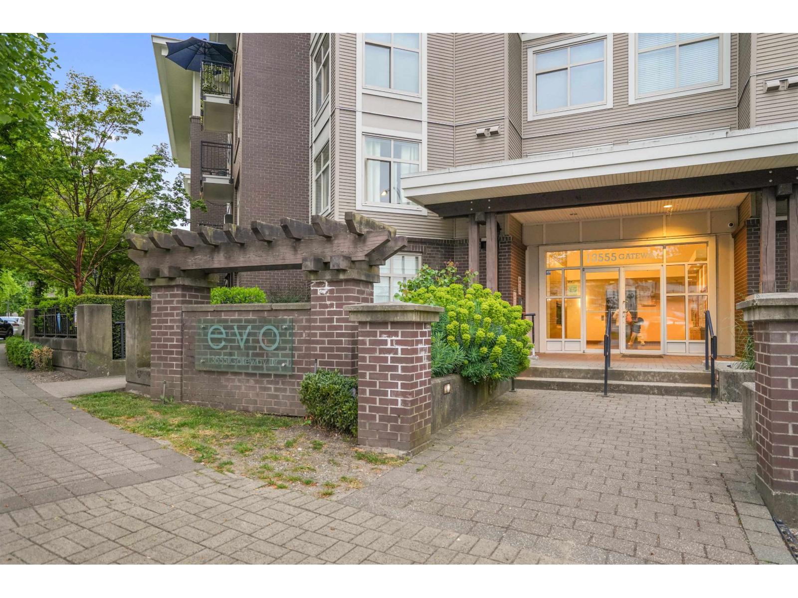 211 13555 Gateway Drive, Surrey, British Columbia  V3T 0B5 - Photo 19 - R3121711