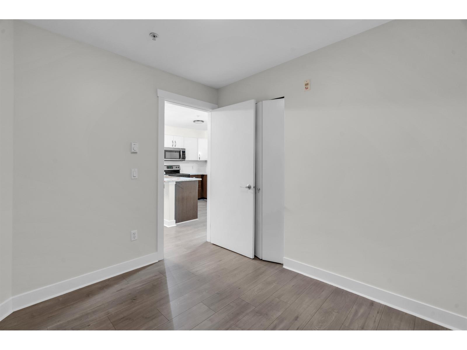 211 13555 Gateway Drive, Surrey, British Columbia  V3T 0B5 - Photo 10 - R3121711