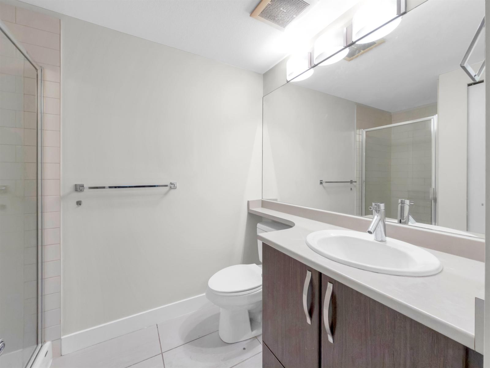 211 13555 Gateway Drive, Surrey, British Columbia  V3T 0B5 - Photo 9 - R3121711