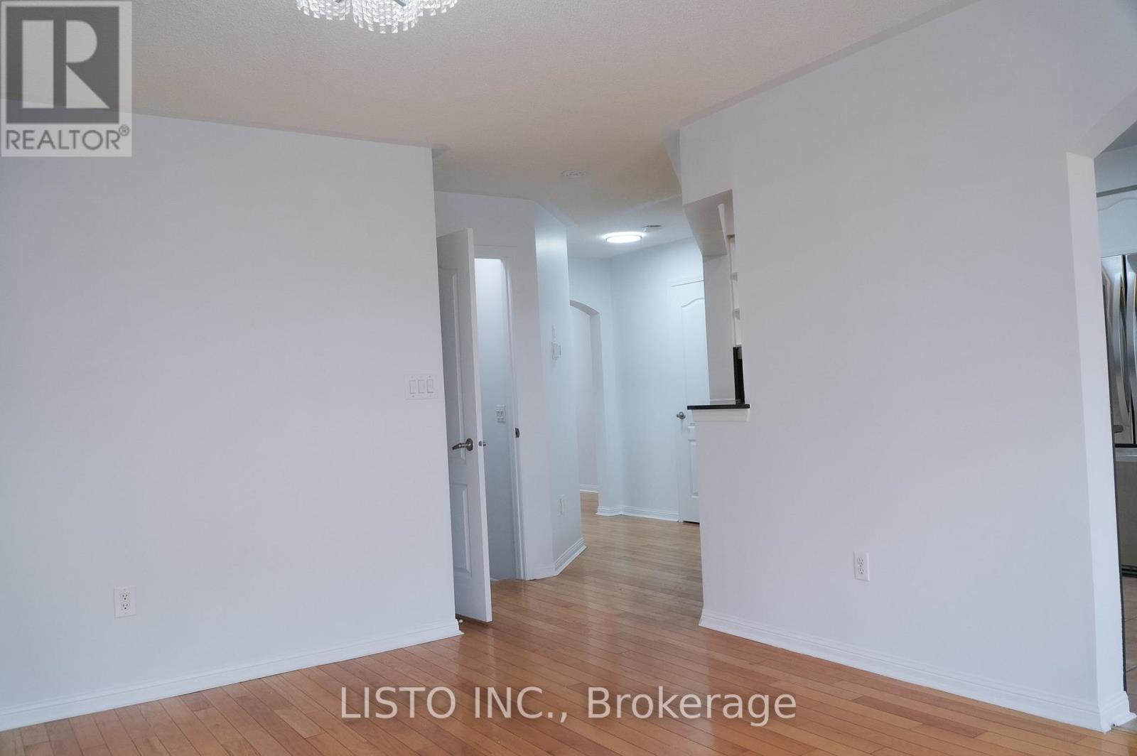 128 Sweetwood Circle, Brampton, Ontario  L7A 2S2 - Photo 8 - W13099908
