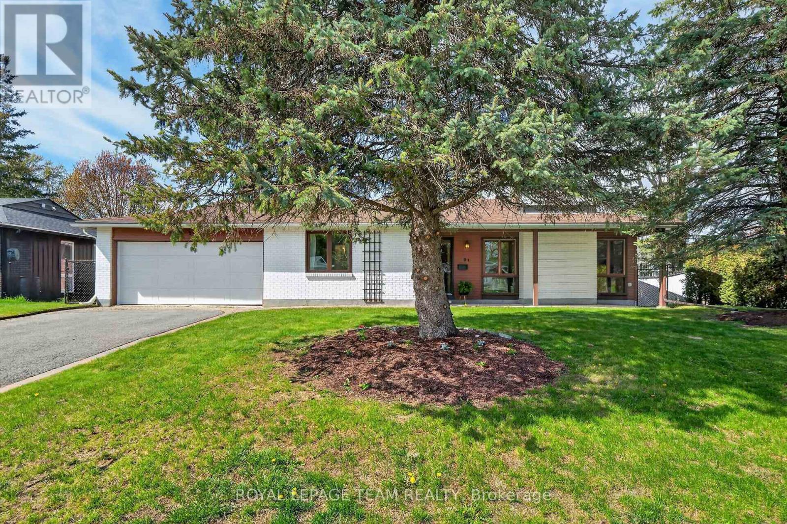 21 LINDHURST CRESCENT, Ottawa, Ontario