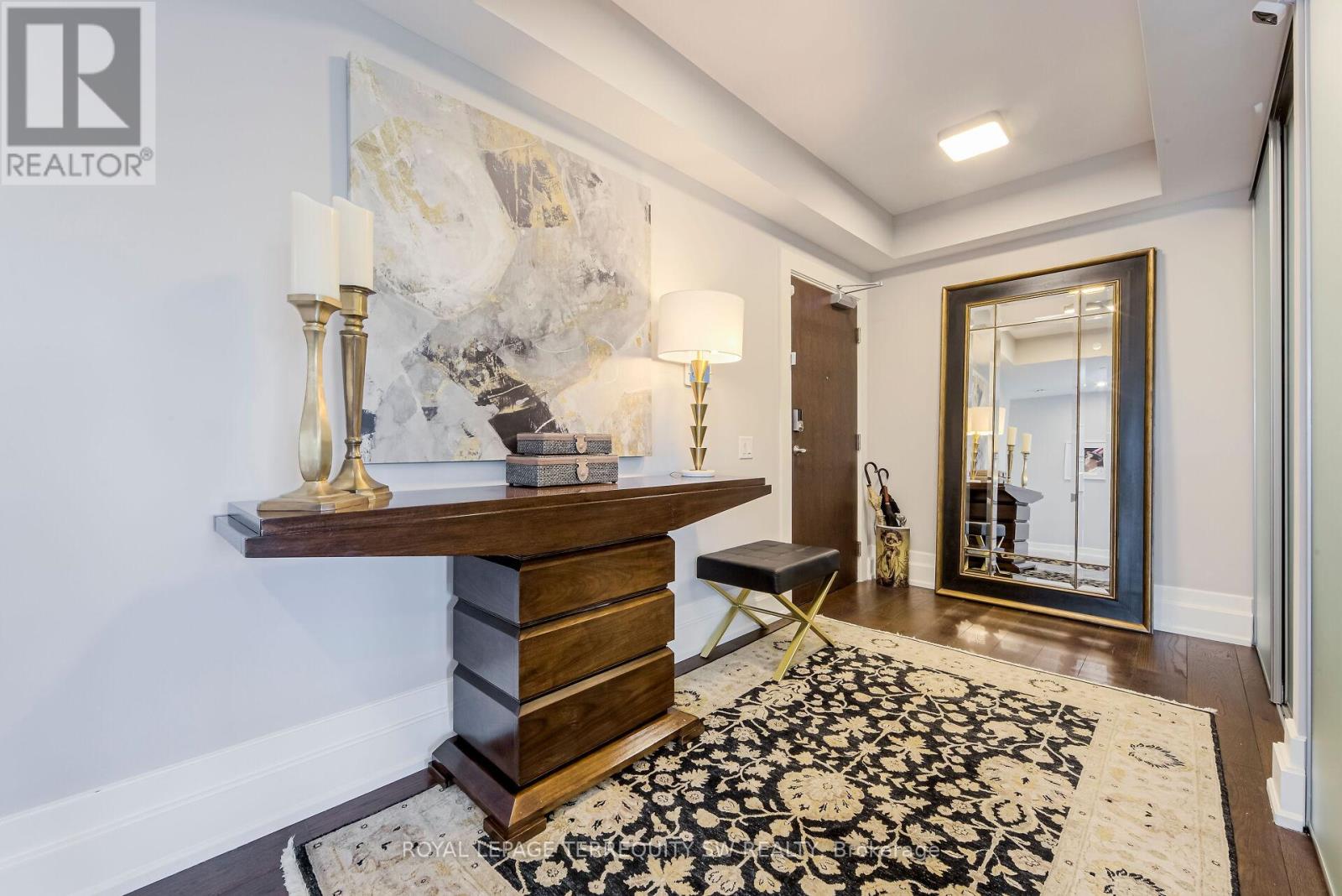 605 - 3 Southvale Drive, Toronto, Ontario  M4G 1G1 - Photo 2 - C13119578