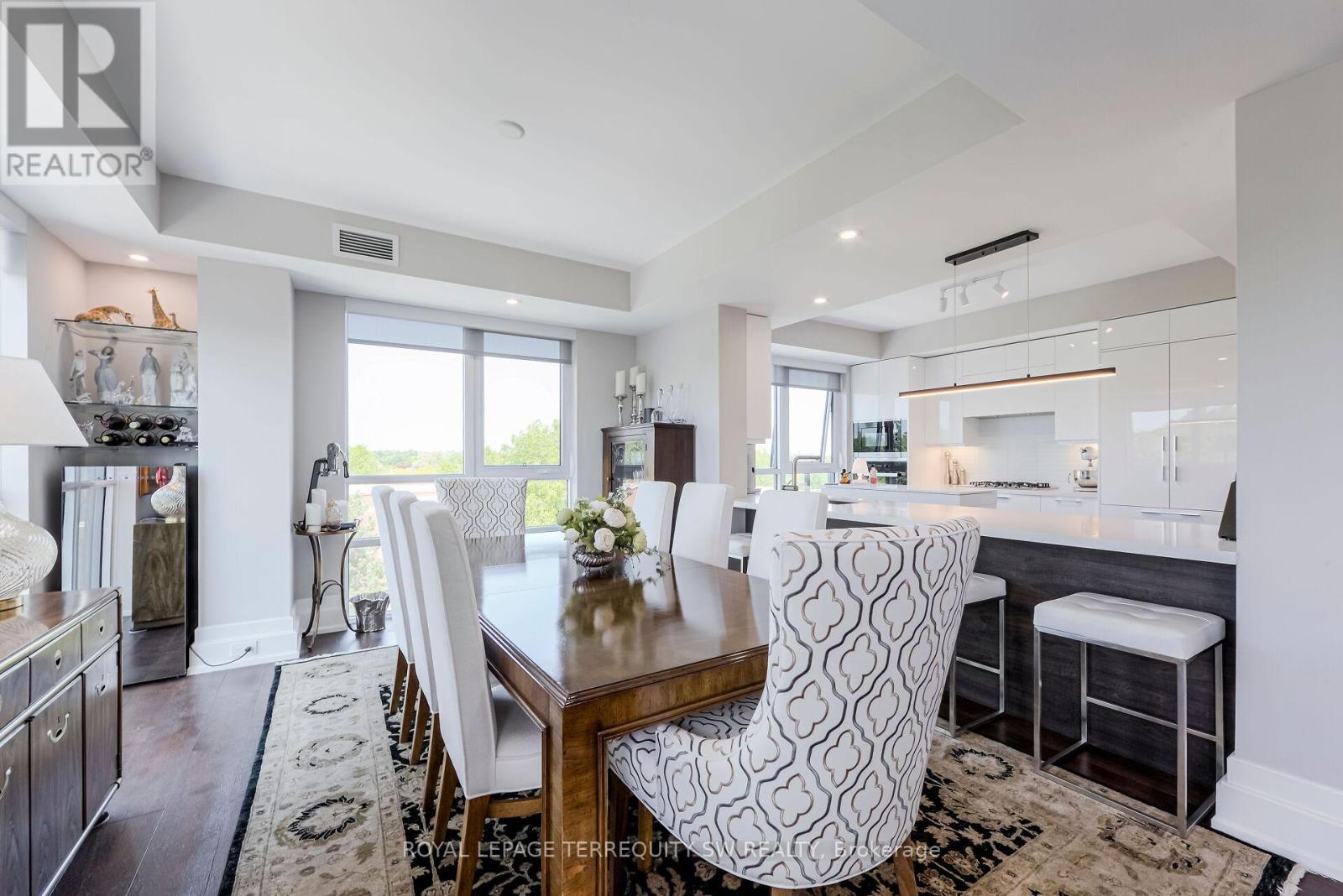 605 - 3 Southvale Drive, Toronto, Ontario  M4G 1G1 - Photo 8 - C13119578