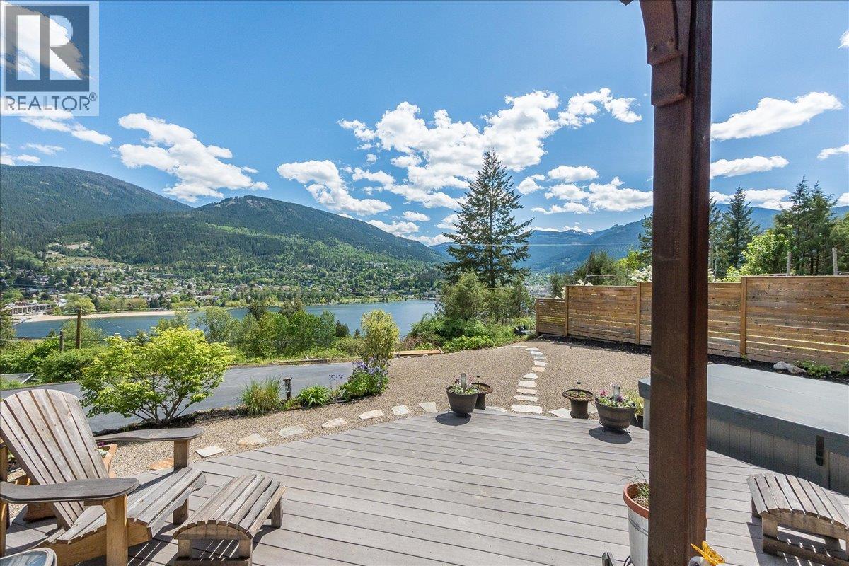 567 Goddard Road, Nelson, British Columbia