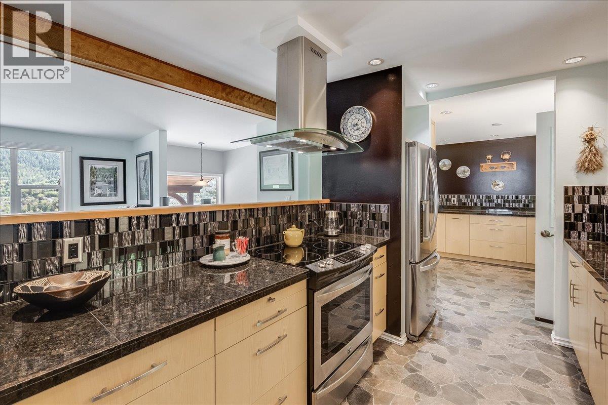 567 Goddard Road, Nelson, British Columbia  V1L 6H8 - Photo 15 - 10386358