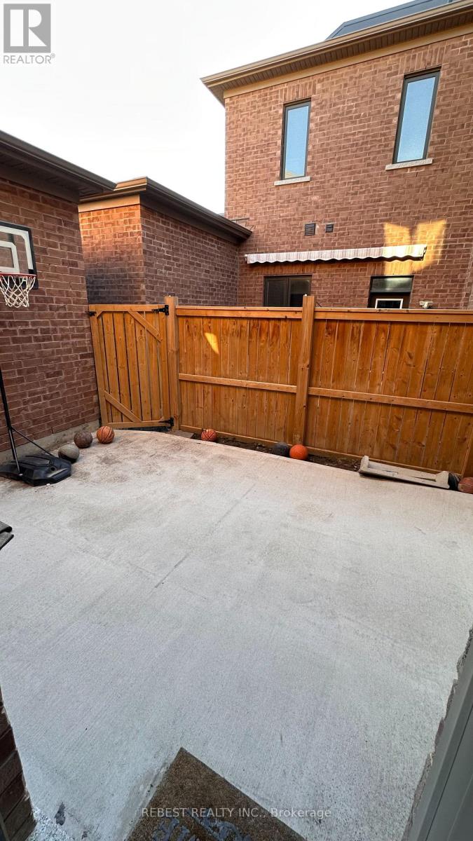 220 Coronation Road, Whitby, Ontario  L1P 0H7 - Photo 10 - E13113368