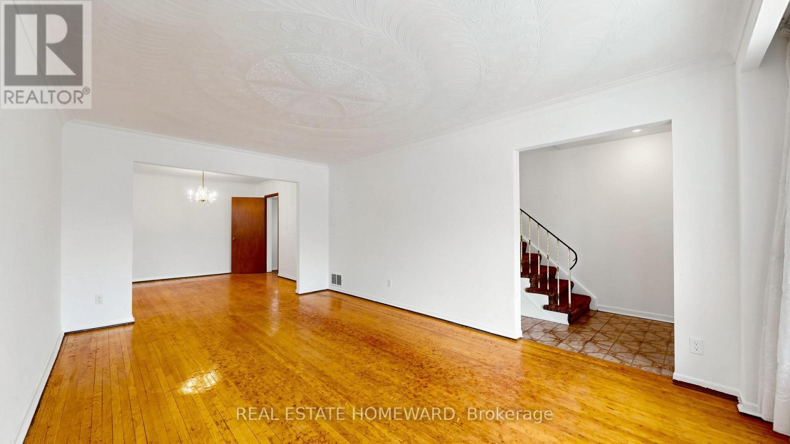 349 Monarch Park Avenue, Toronto, Ontario  M4J 4T4 - Photo 10 - E13114968
