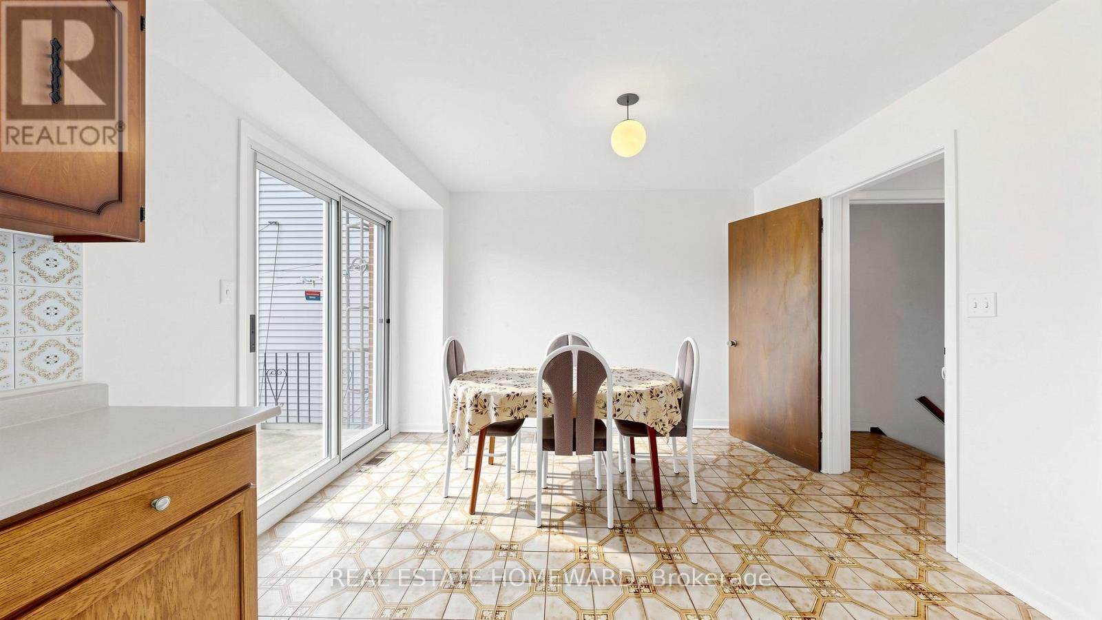 349 Monarch Park Avenue, Toronto, Ontario  M4J 4T4 - Photo 18 - E13114968