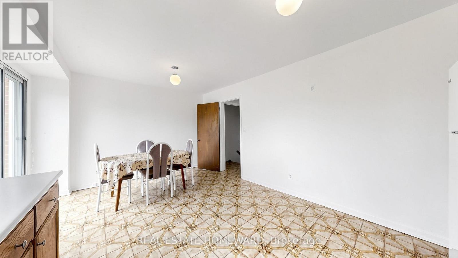 349 Monarch Park Avenue, Toronto, Ontario  M4J 4T4 - Photo 19 - E13114968