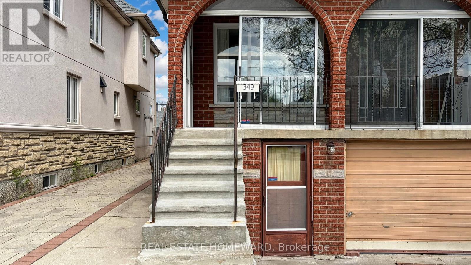 349 Monarch Park Avenue, Toronto, Ontario  M4J 4T4 - Photo 5 - E13114968