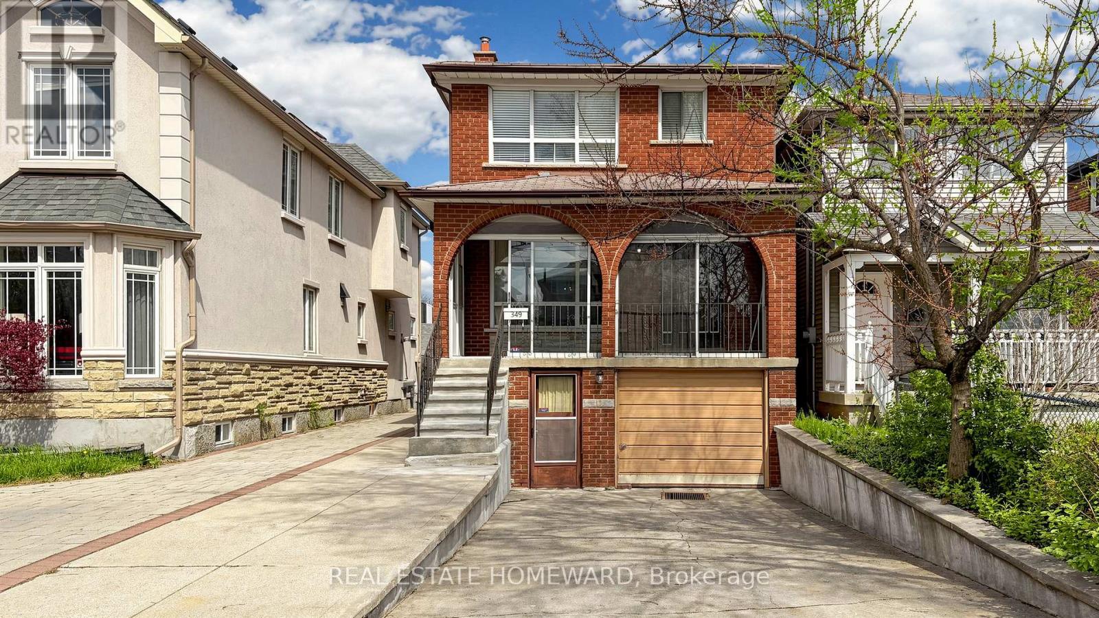 349 Monarch Park Avenue, Toronto, Ontario  M4J 4T4 - Photo 4 - E13114968