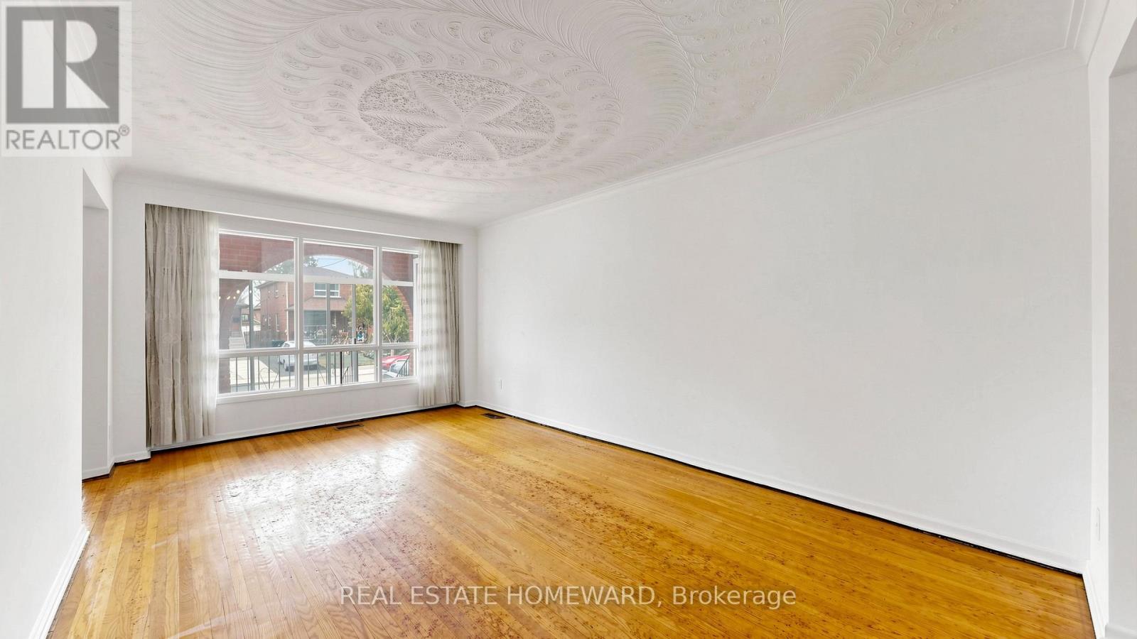 349 Monarch Park Avenue, Toronto, Ontario  M4J 4T4 - Photo 6 - E13114968