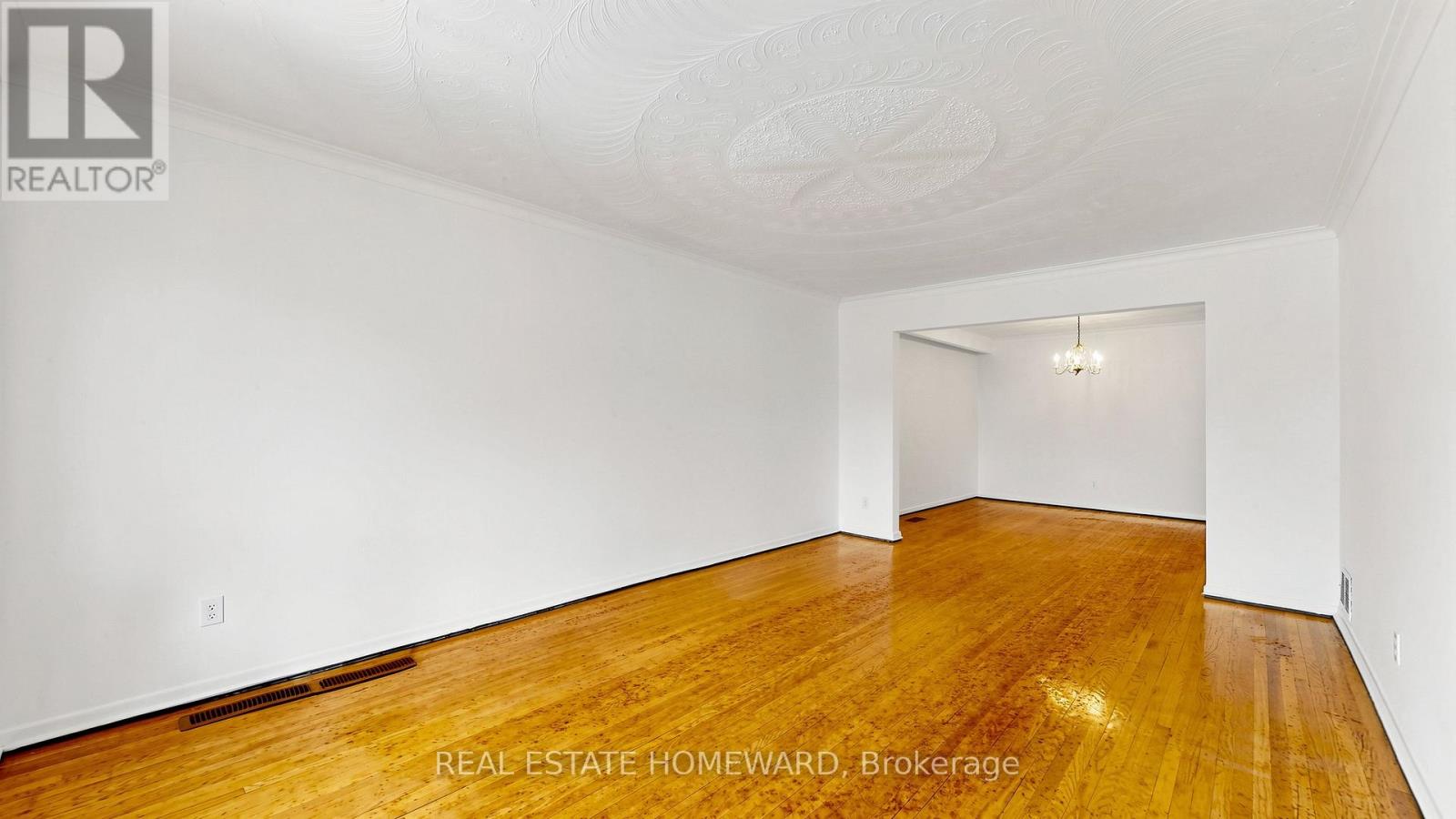 349 Monarch Park Avenue, Toronto, Ontario  M4J 4T4 - Photo 8 - E13114968