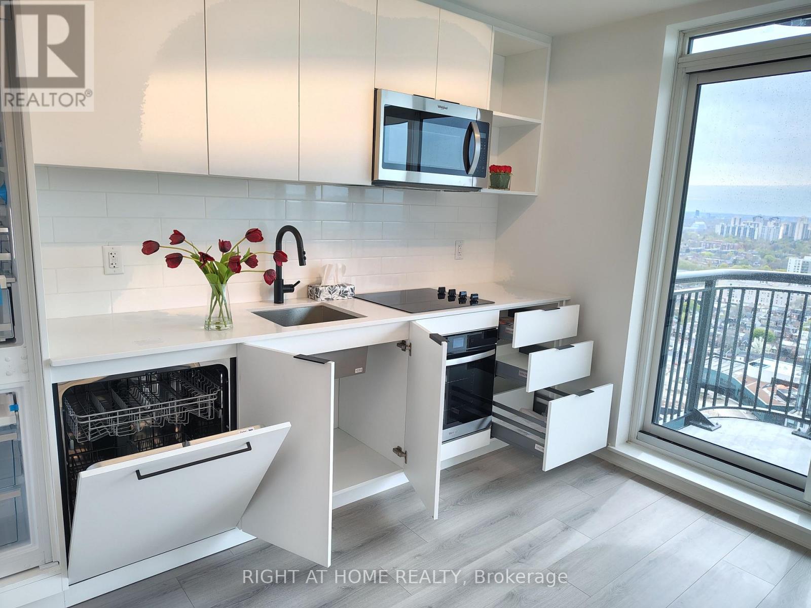 2411 - 1185 Dupont Street, Toronto, Ontario  M6H 0G5 - Photo 1 - W13119554
