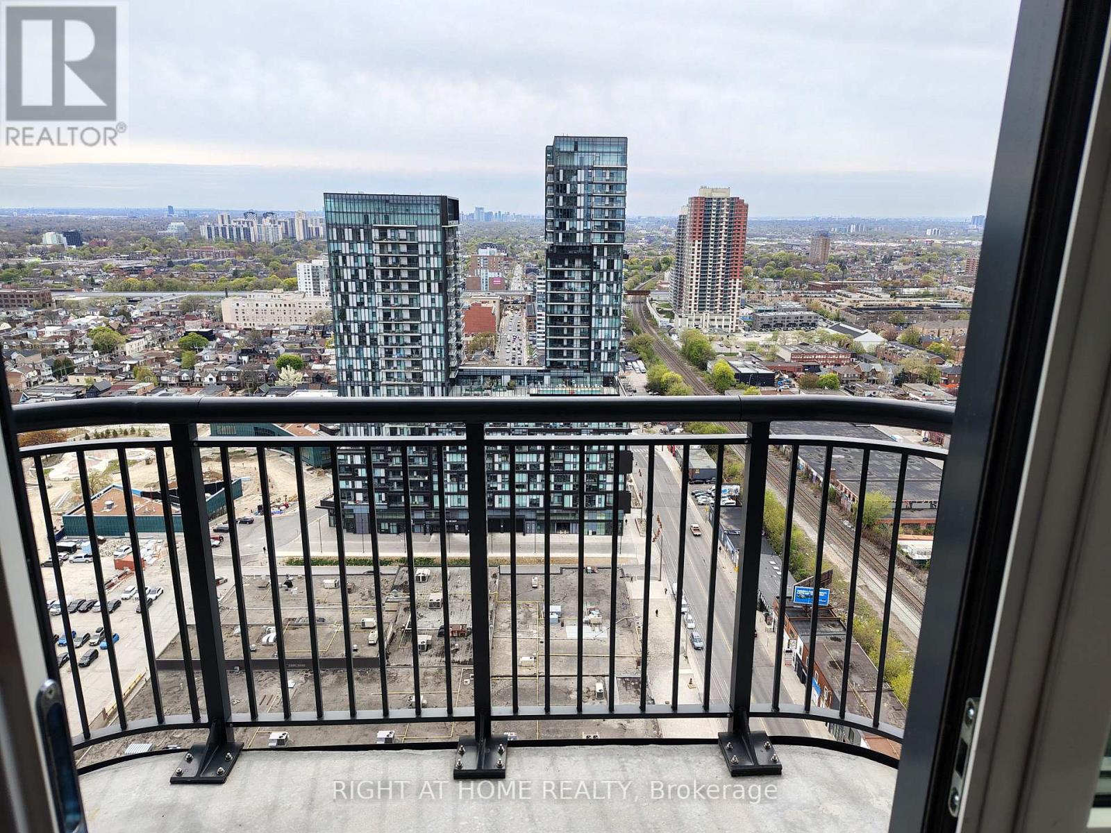 2411 - 1185 Dupont Street, Toronto, Ontario  M6H 0G5 - Photo 26 - W13119554