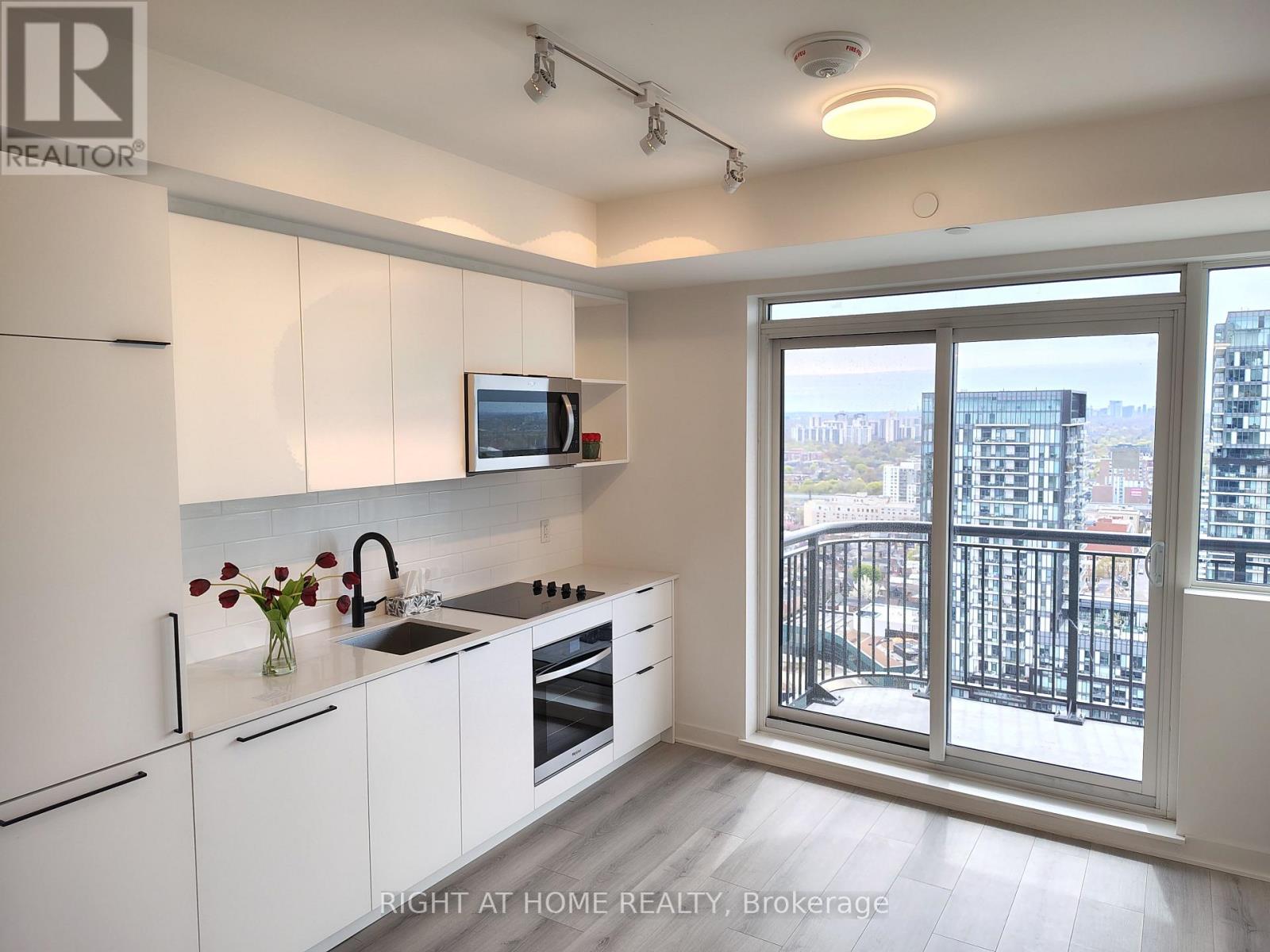2411 - 1185 Dupont Street, Toronto, Ontario  M6H 0G5 - Photo 3 - W13119554