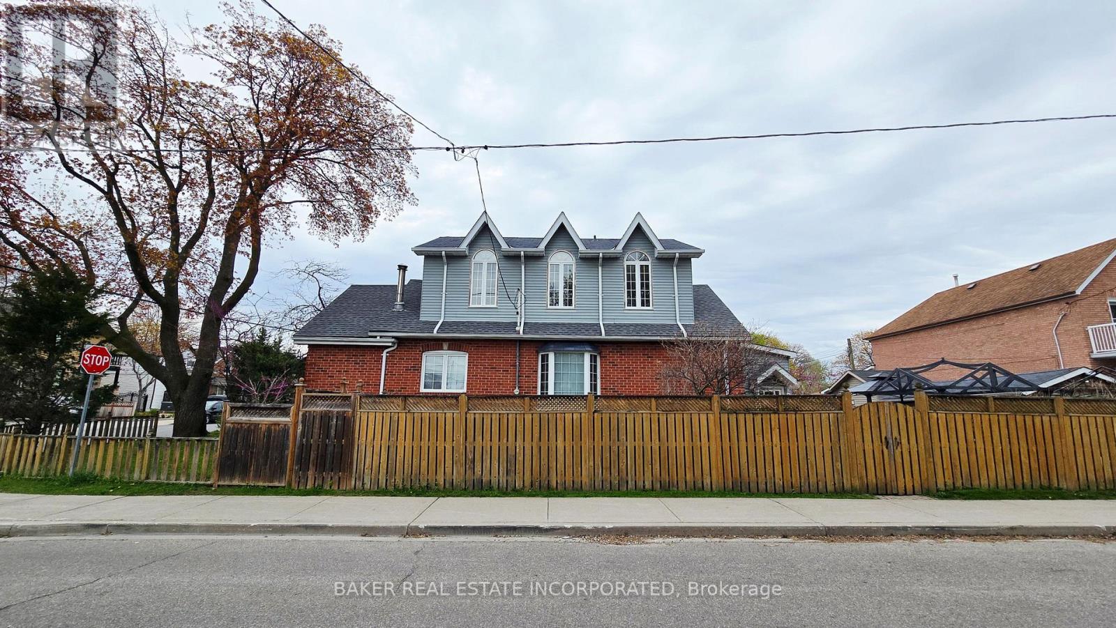 83 Lambton Avenue, Toronto, Ontario  M6N 2S4 - Photo 3 - W13119596