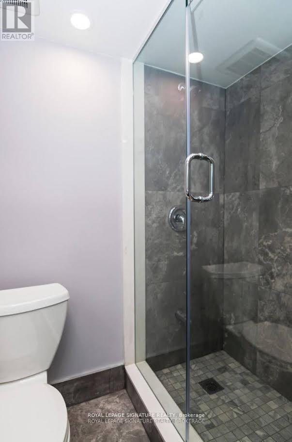 827 Stainton Drive, Mississauga, Ontario  L5C 1G2 - Photo 4 - W13119604