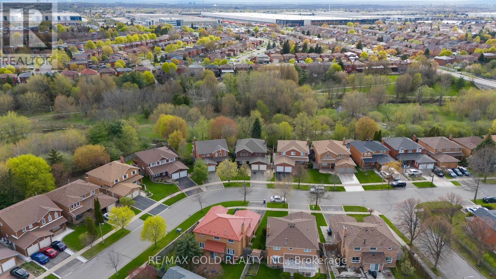 26 Dundalk Crescent, Brampton, Ontario  L6Z 2V2 - Photo 2 - W13119634