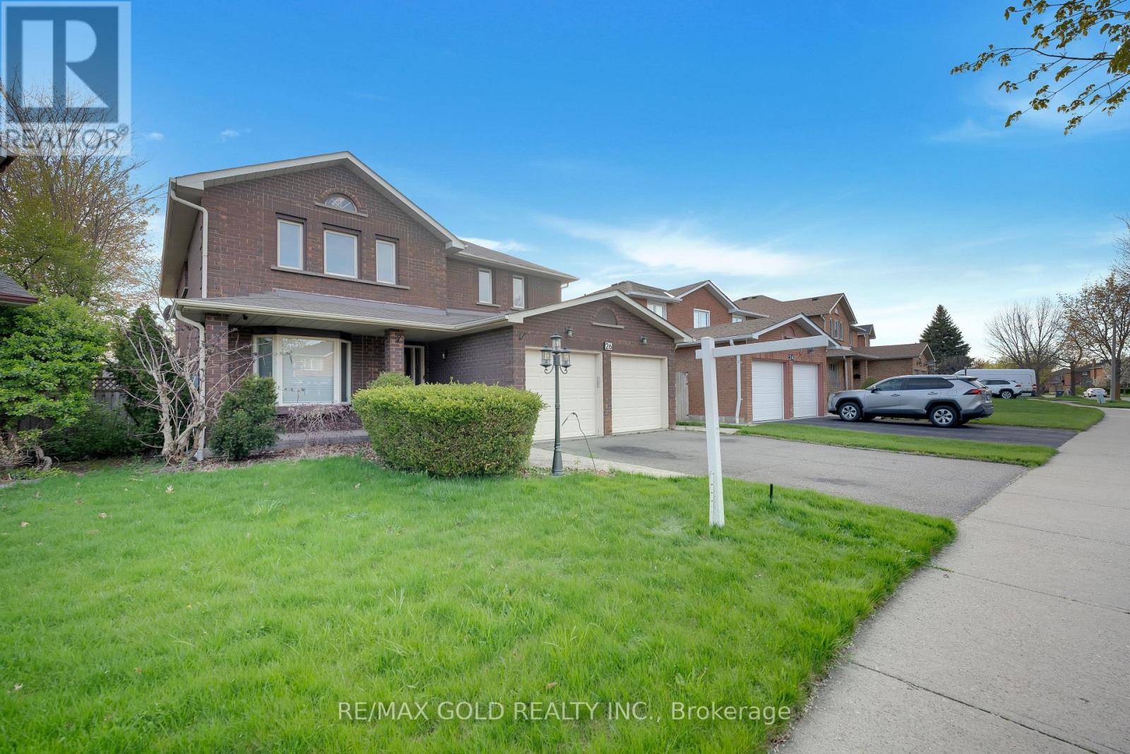 26 Dundalk Crescent, Brampton, Ontario  L6Z 2V2 - Photo 4 - W13119634