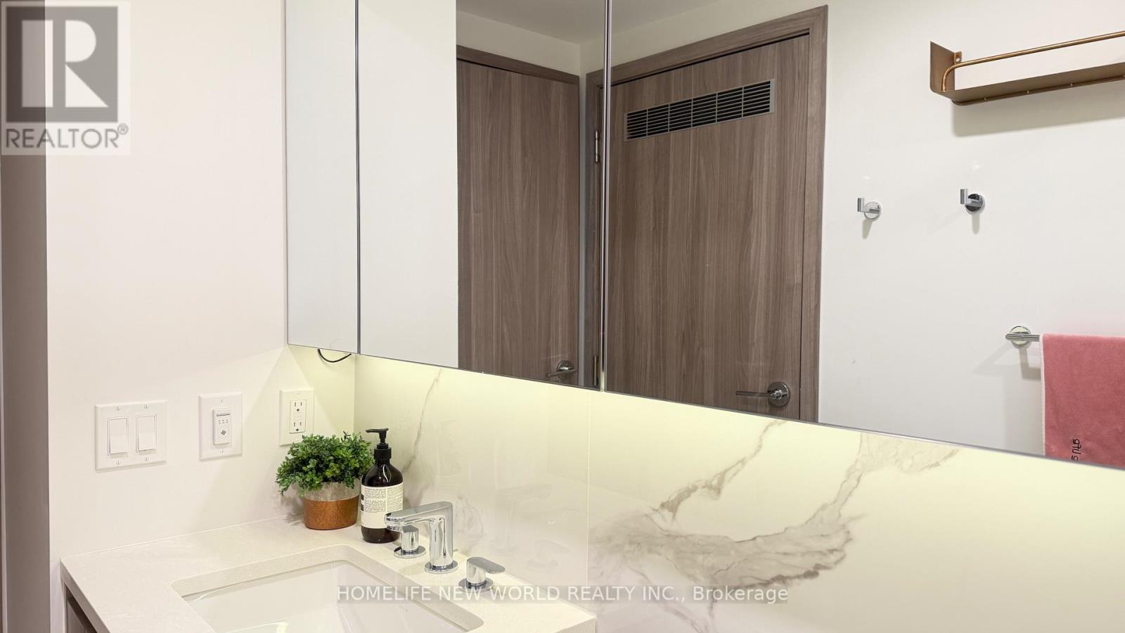 3308 - 1 Concord Cityplace Way, Toronto, Ontario  M5V 0X3 - Photo 19 - C13075794
