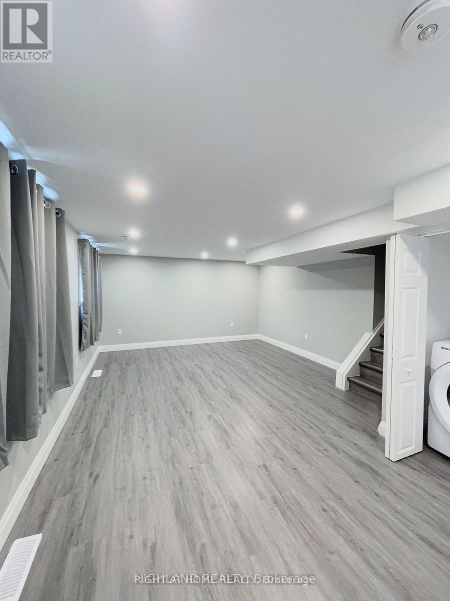 Lower Unit - 12 Croydon Drive, St. Catharines, Ontario  L2M 1J2 - Photo 1 - X13119576