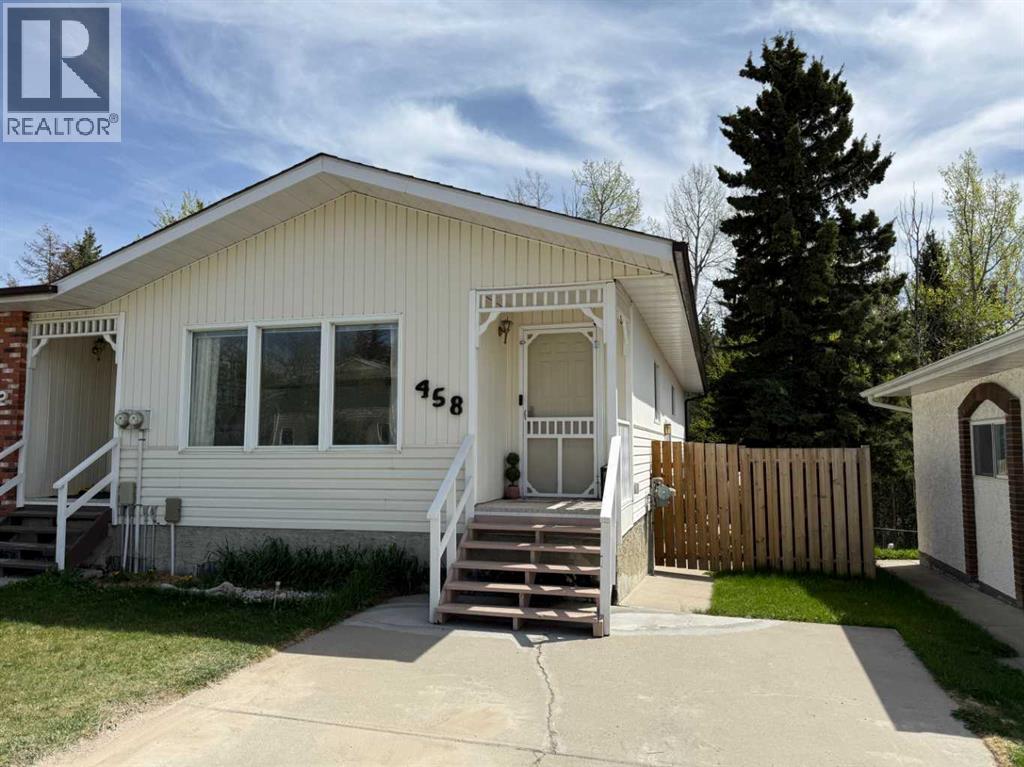 458 Collinge Road, Hinton, Alberta  T7V 1L1 - Photo 1 - A2307743